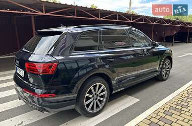 Внедорожник / Кроссовер Audi Q7 2016 в 
