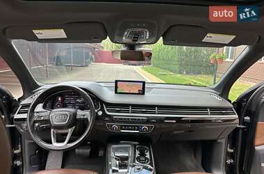 Внедорожник / Кроссовер Audi Q7 2016 в 