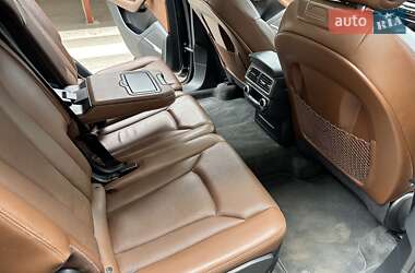 Внедорожник / Кроссовер Audi Q7 2016 в 