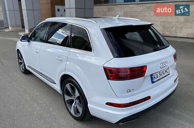 Внедорожник / Кроссовер Audi Q7 2016 в 