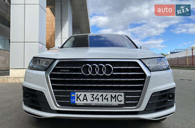 Внедорожник / Кроссовер Audi Q7 2016 в 