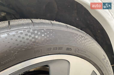 Внедорожник / Кроссовер Audi Q7 2016 в 