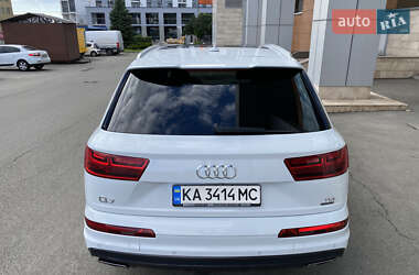 Внедорожник / Кроссовер Audi Q7 2016 в 