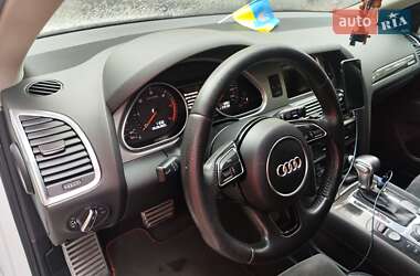 Позашляховик / Кросовер Audi Q7 2013 в 