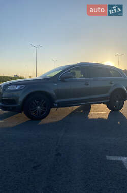 Внедорожник / Кроссовер Audi Q7 2015 в 