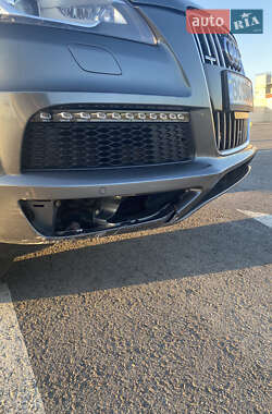 Внедорожник / Кроссовер Audi Q7 2015 в 