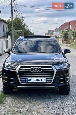 Позашляховик / Кросовер Audi Q7 2016 в 