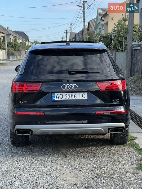 Позашляховик / Кросовер Audi Q7 2016 в Виноградові