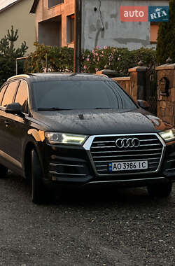 Позашляховик / Кросовер Audi Q7 2016 в 