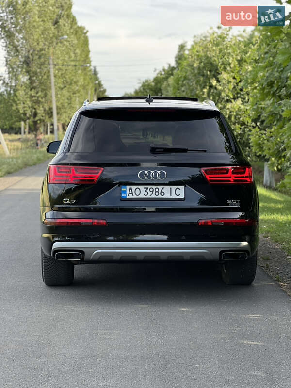 Позашляховик / Кросовер Audi Q7 2016 в Виноградові
