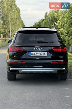 Позашляховик / Кросовер Audi Q7 2016 в 