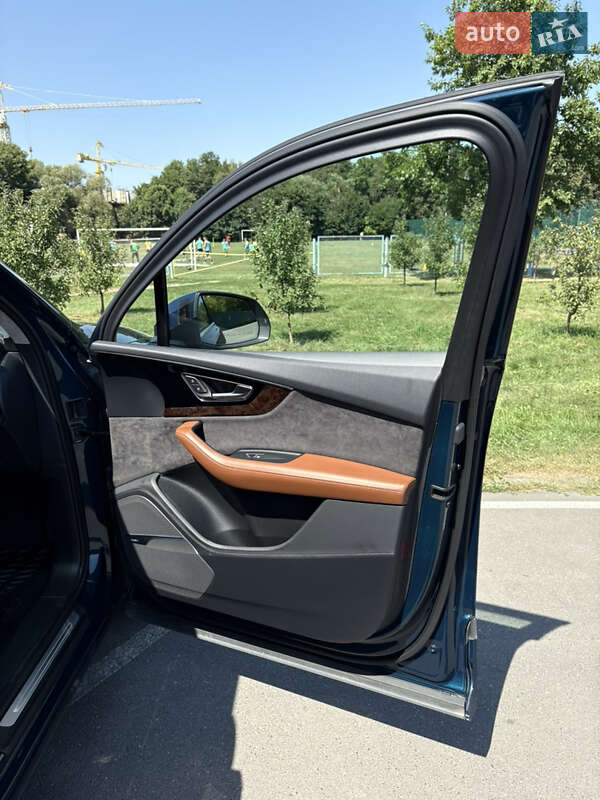 Внедорожник / Кроссовер Audi Q7 2017 в Ивано-Франковске