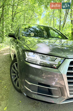 Позашляховик / Кросовер Audi Q7 2016 в Бару