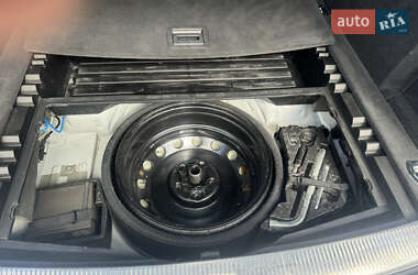 Внедорожник / Кроссовер Audi Q7 2014 в 
