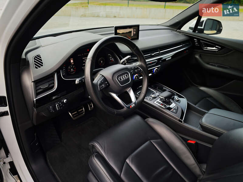 Позашляховик / Кросовер Audi Q7 2016 в Дубні