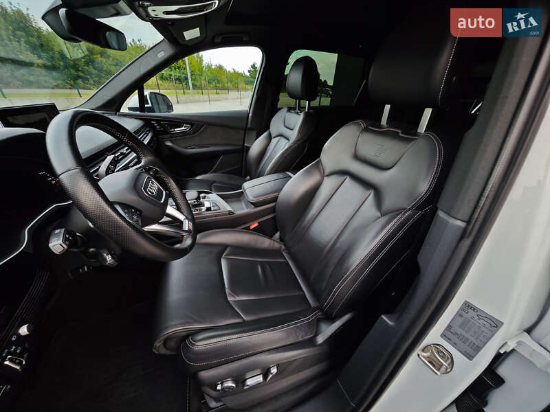 Позашляховик / Кросовер Audi Q7 2016 в Дубні