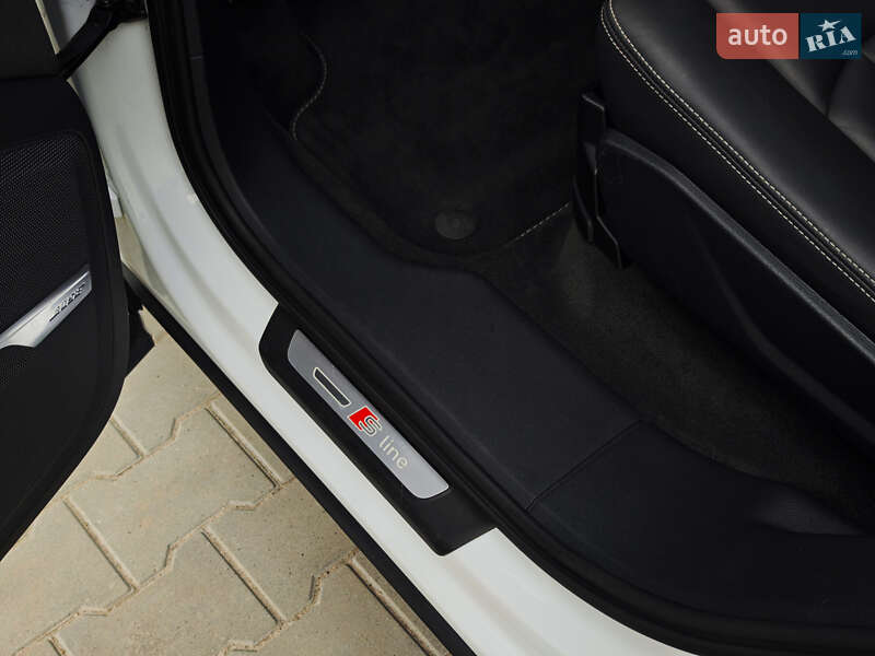 Позашляховик / Кросовер Audi Q7 2016 в Дубні