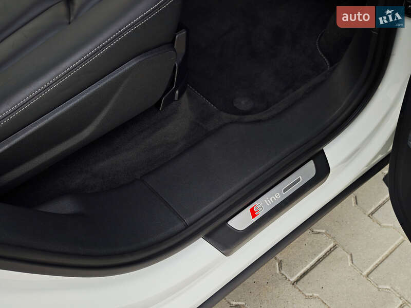 Позашляховик / Кросовер Audi Q7 2016 в Дубні