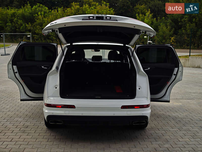 Позашляховик / Кросовер Audi Q7 2016 в Дубні