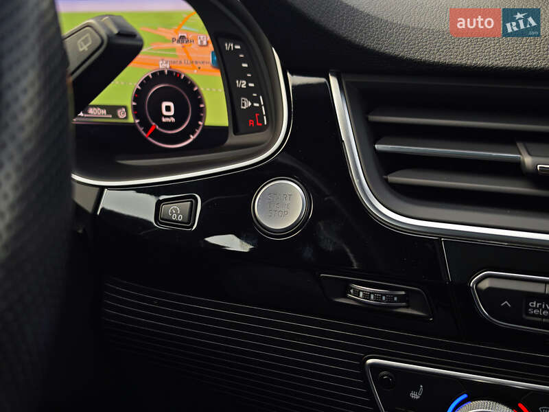 Позашляховик / Кросовер Audi Q7 2016 в Дубні