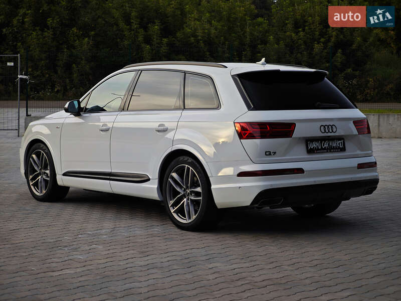 Позашляховик / Кросовер Audi Q7 2016 в Дубні