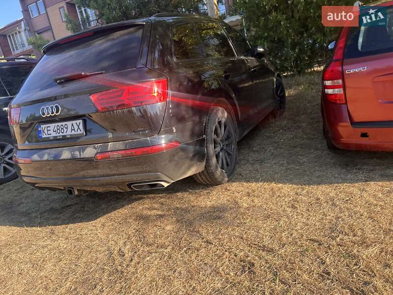 Внедорожник / Кроссовер Audi Q7 2019 в 