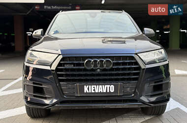 Внедорожник / Кроссовер Audi Q7 2016 в 