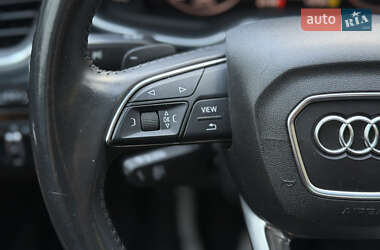 Внедорожник / Кроссовер Audi Q7 2016 в 