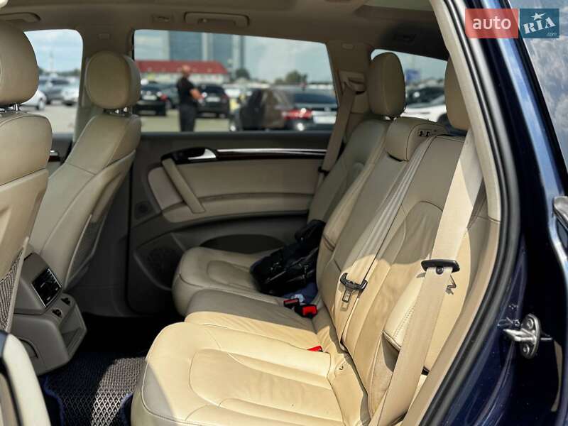 Позашляховик / Кросовер Audi Q7 2013 в Києві