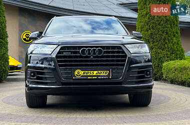 Внедорожник / Кроссовер Audi Q7 2017 в 