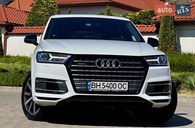 Внедорожник / Кроссовер Audi Q7 2017 в 