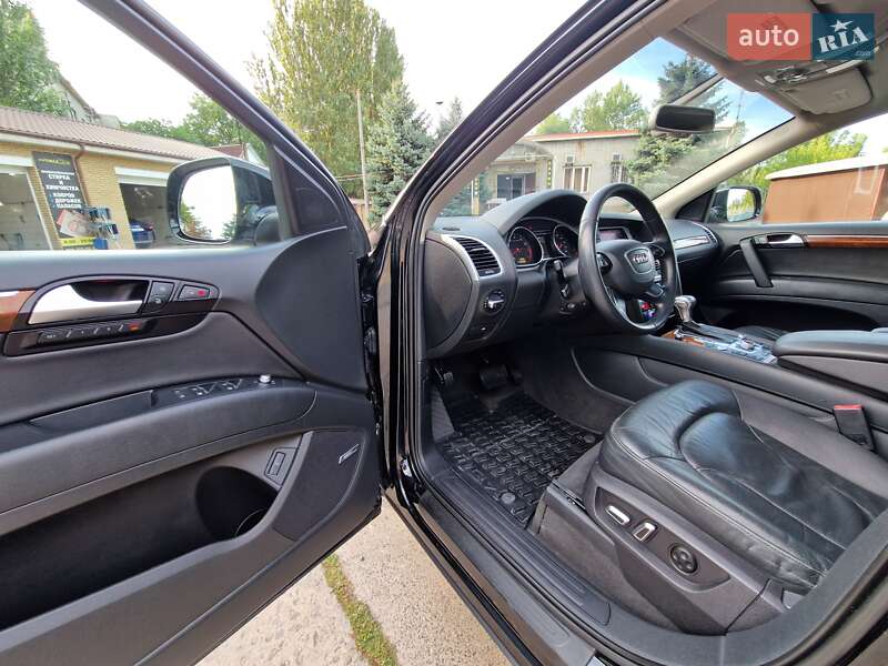 Внедорожник / Кроссовер Audi Q7 2015 в Днепре
