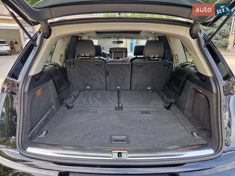 Внедорожник / Кроссовер Audi Q7 2015 в Днепре
