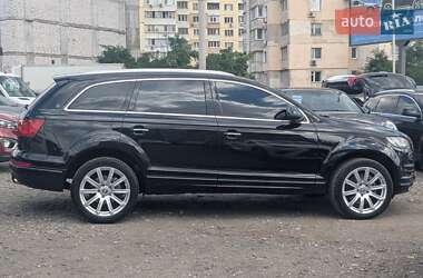 Внедорожник / Кроссовер Audi Q7 2015 в 