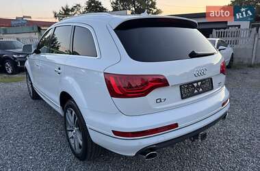 Позашляховик / Кросовер Audi Q7 2015 в 