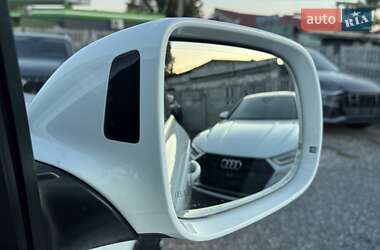 Позашляховик / Кросовер Audi Q7 2015 в 
