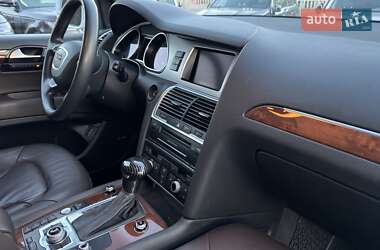 Позашляховик / Кросовер Audi Q7 2015 в 