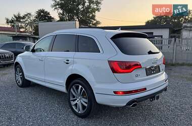 Позашляховик / Кросовер Audi Q7 2015 в 
