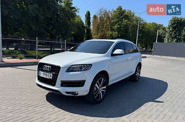 Внедорожник / Кроссовер Audi Q7 2013 в 