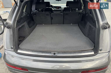 Внедорожник / Кроссовер Audi Q7 2010 в 