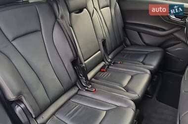 Внедорожник / Кроссовер Audi Q7 2017 в 