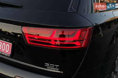 Внедорожник / Кроссовер Audi Q7 2017 в 