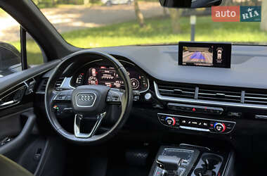 Позашляховик / Кросовер Audi Q7 2015 в 