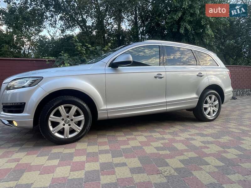 Позашляховик / Кросовер Audi Q7 2009 в Миргороді