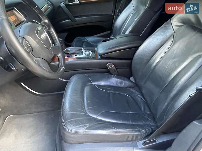 Позашляховик / Кросовер Audi Q7 2009 в Миргороді