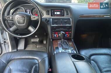 Внедорожник / Кроссовер Audi Q7 2009 в 