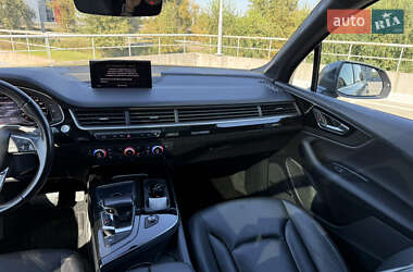 Внедорожник / Кроссовер Audi Q7 2016 в 