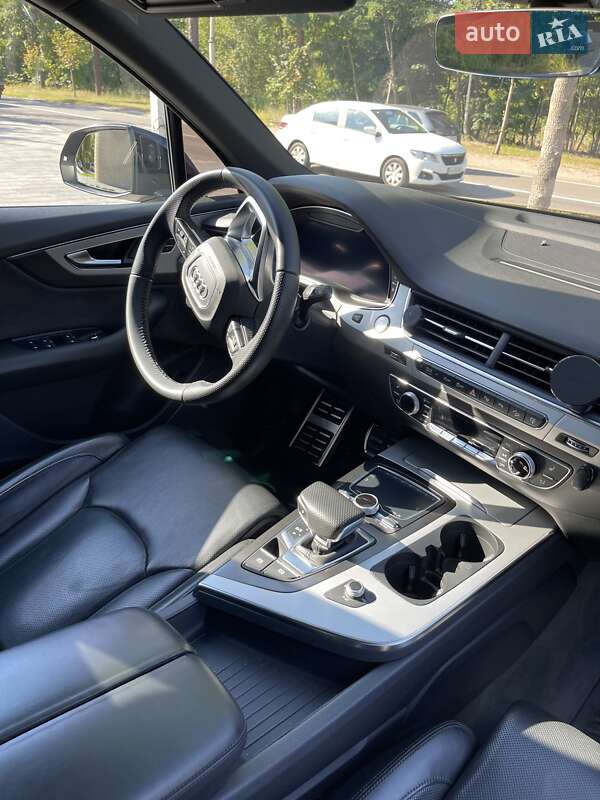 Внедорожник / Кроссовер Audi Q7 2017 в Киеве