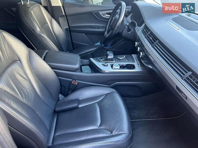 Позашляховик / Кросовер Audi Q7 2017 в Полтаві фото 6 Позашляховик / Кросовер Audi Q7 2017 в Полтаві