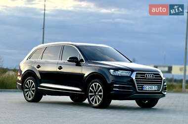 Позашляховик / Кросовер Audi Q7 2016 в 